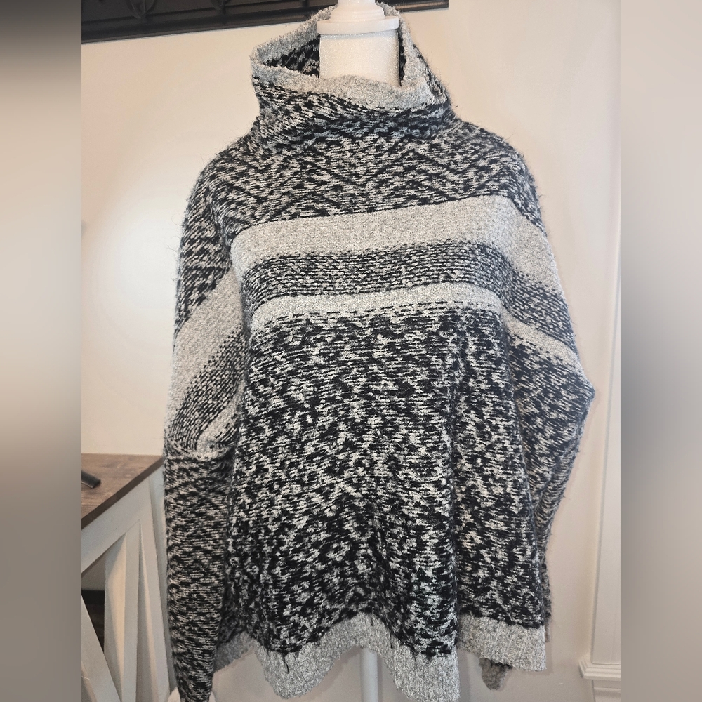 John + Jenn Oversized Mockneck Sweater Women's Size XL - Picture 2 of 11